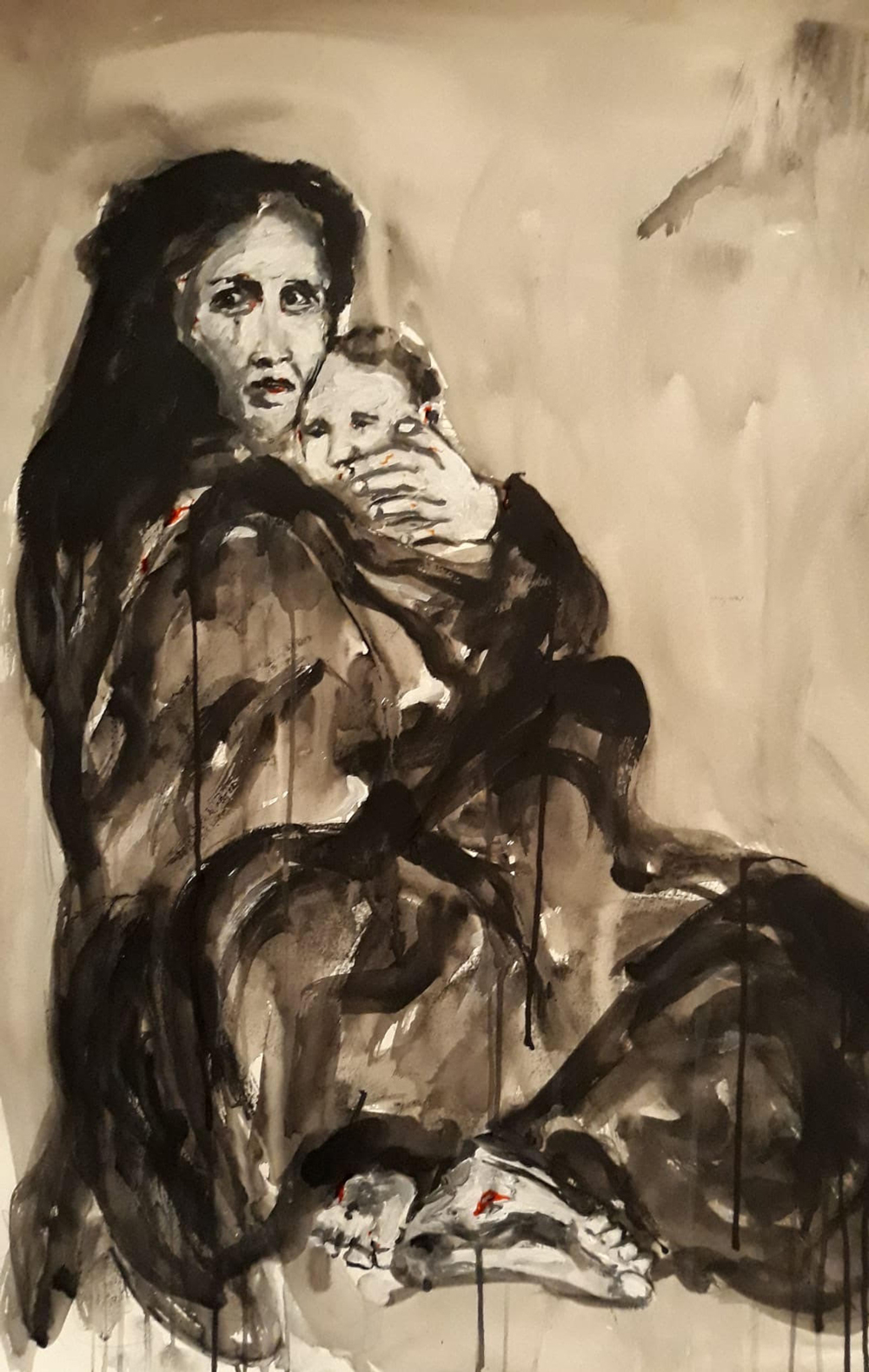 Femme cachant son enfant pendant la guerre